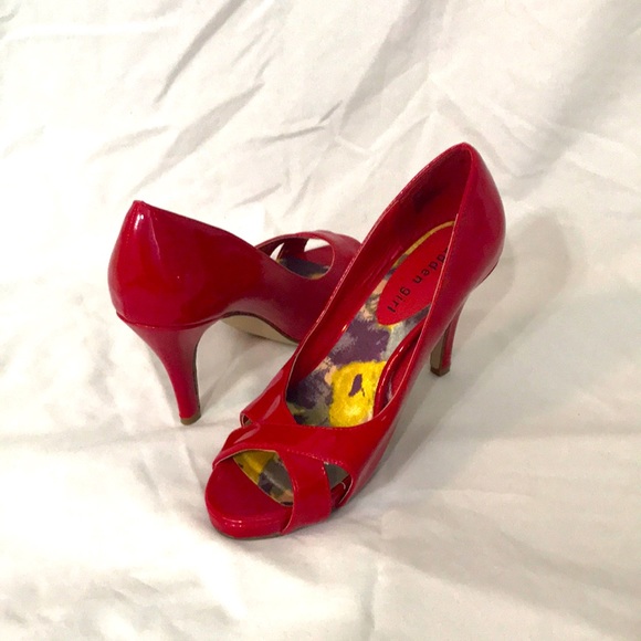 Red pump - Picture 1 of 3